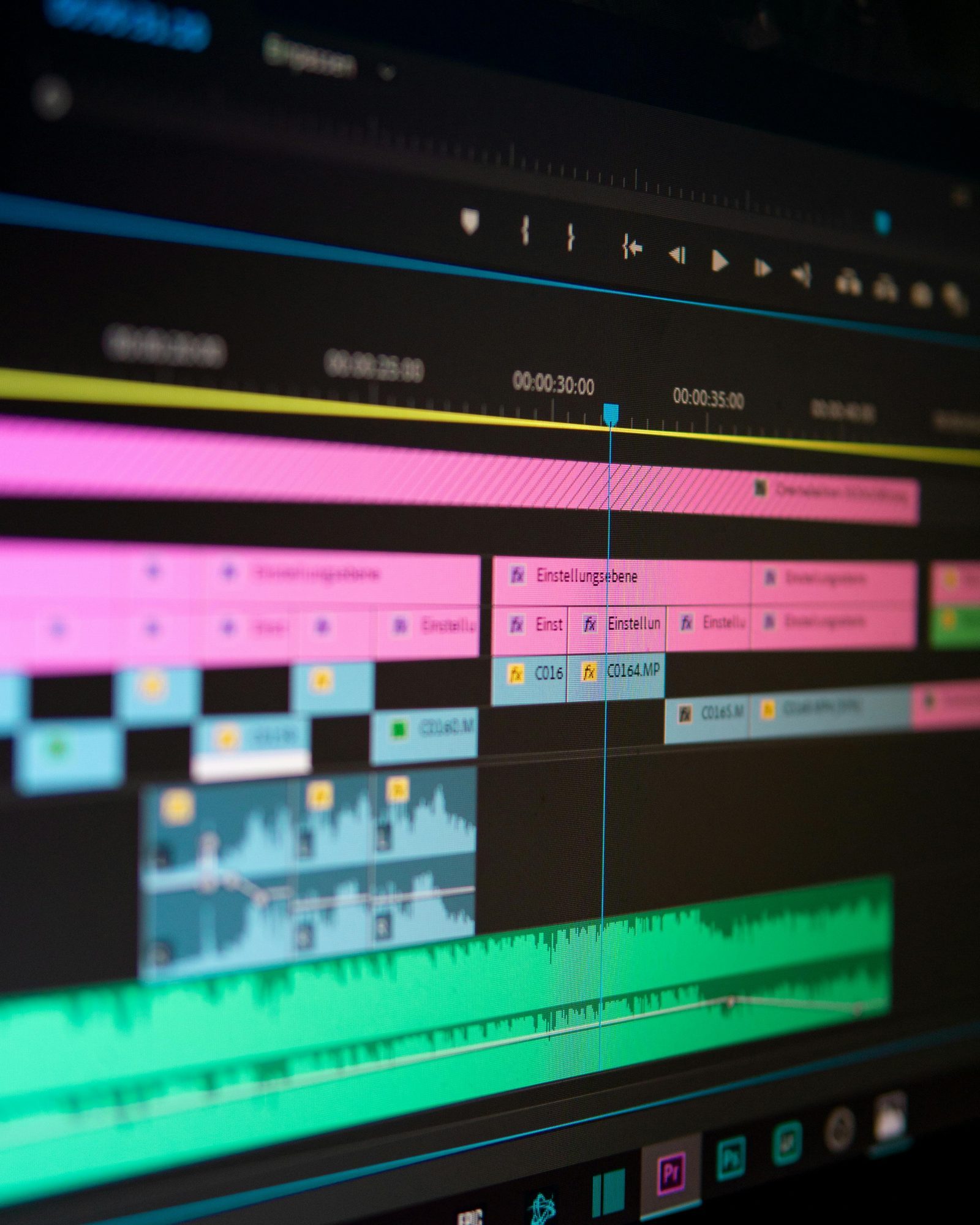 Editing timeline on a screen